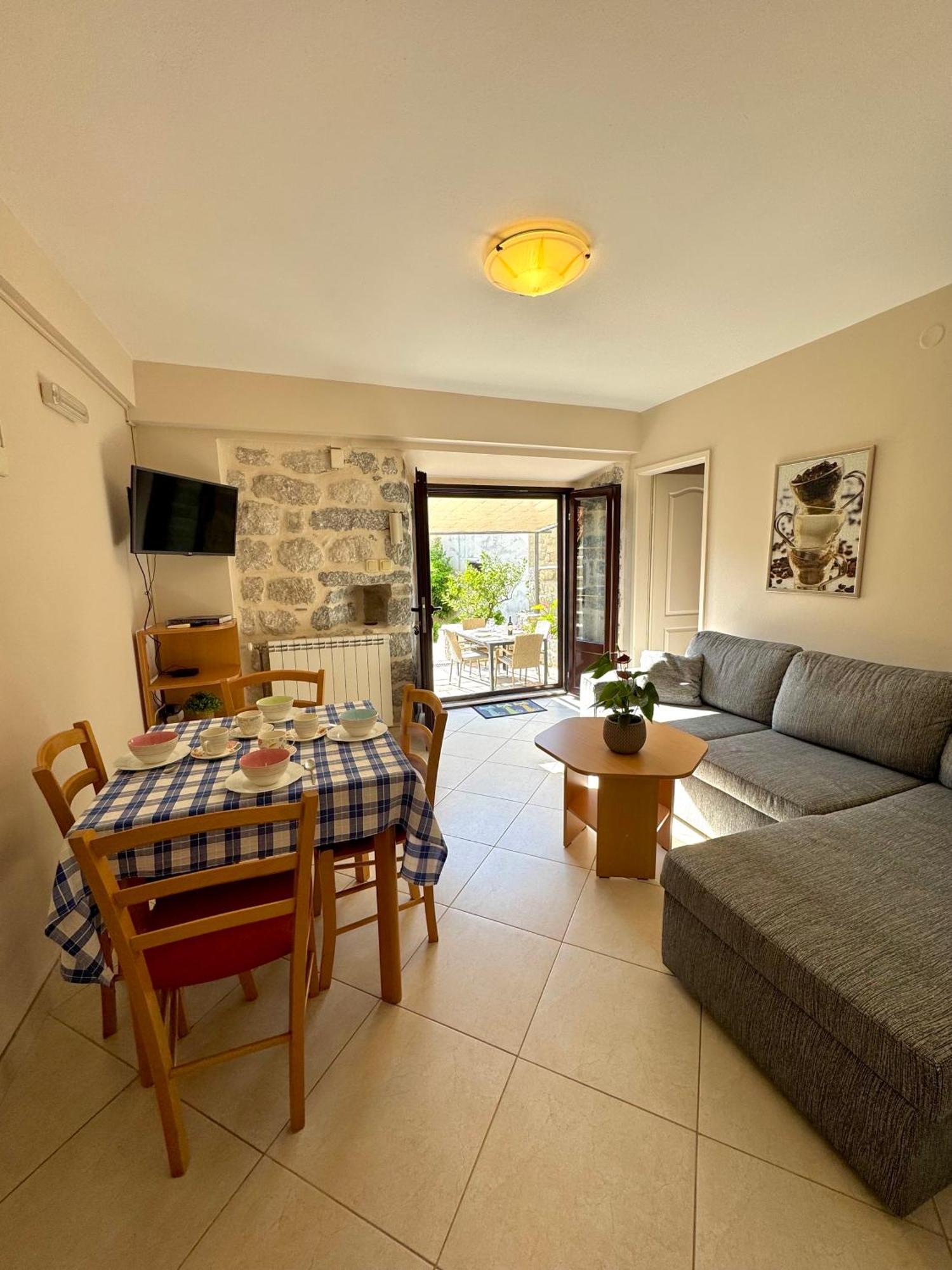 Apartments Radonicic Kotor Exterior photo